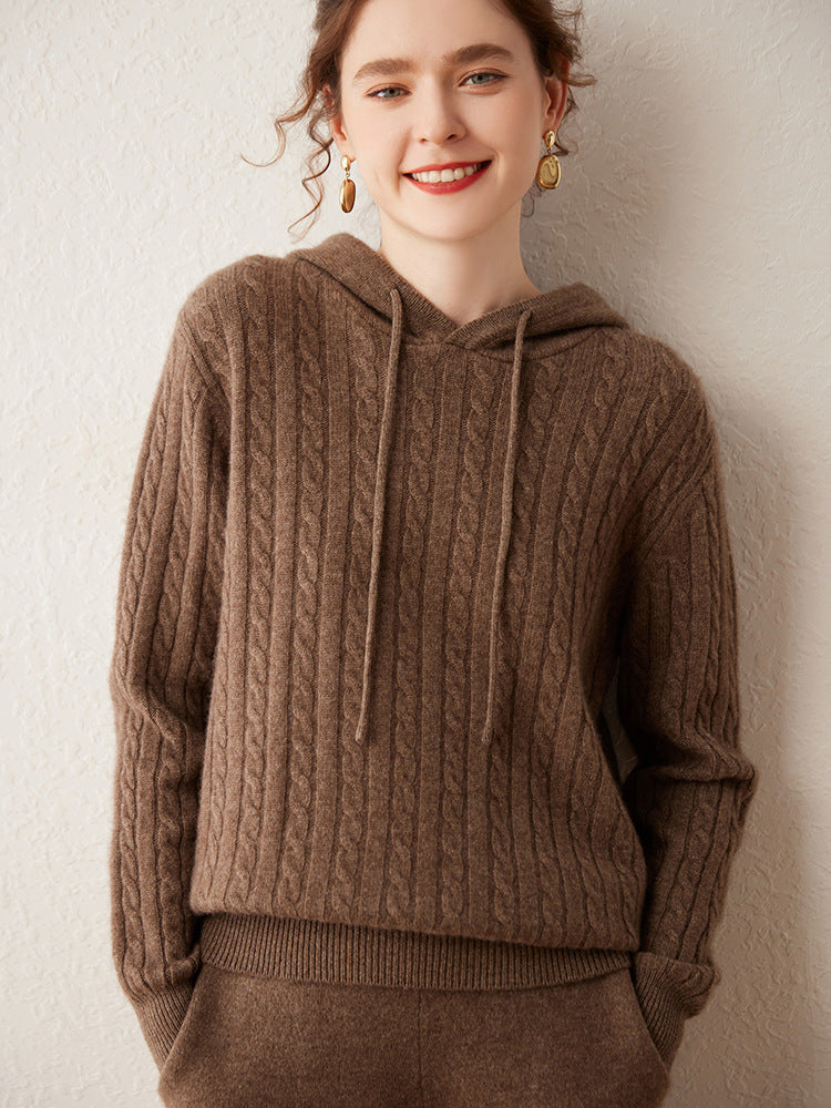 Seven-pin double strand thickened twist loose over a knitted cashmere base shirt