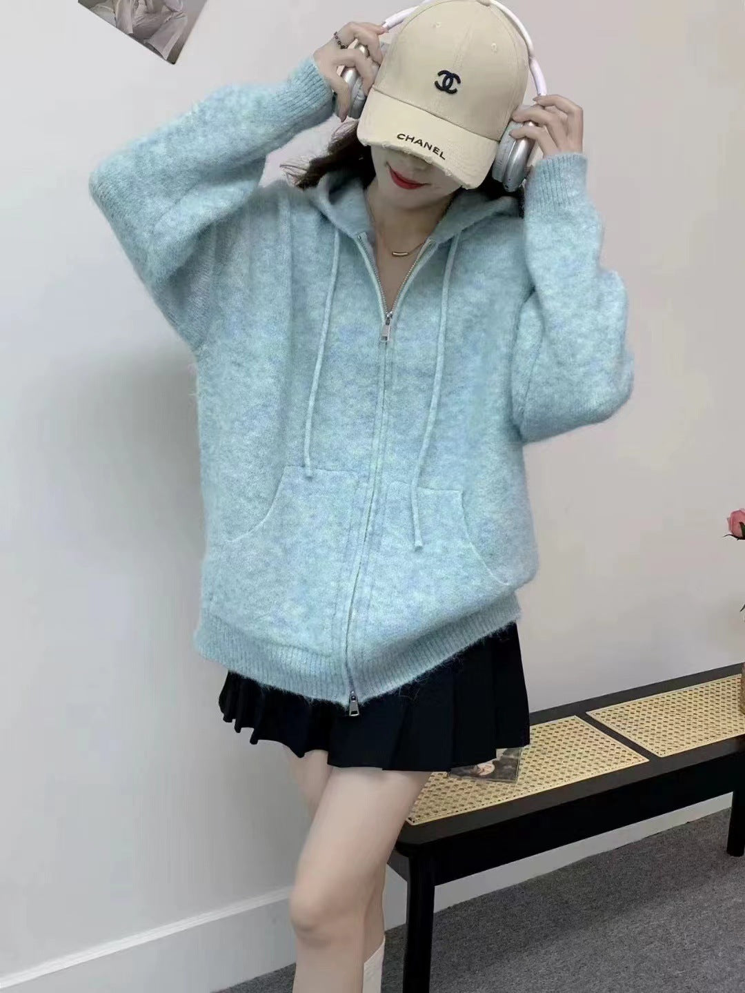 Soft waxy milk hooded sweater coat